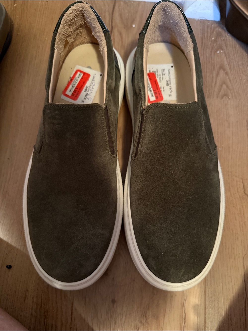 La Canadienne made in Italy suede shoes in beautiful green color!!